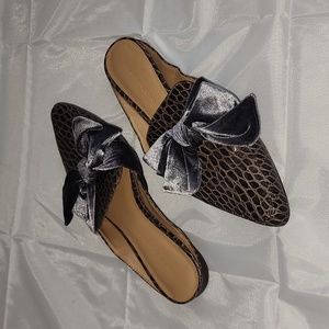 Banana Republic Purple/Gray Bow Croc Embossed Leather Mules Flats Shoes - 8.5M